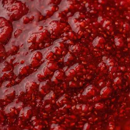 100 % Himbeere ohne zugesetzten Zucker mit extra Fruchtstücken