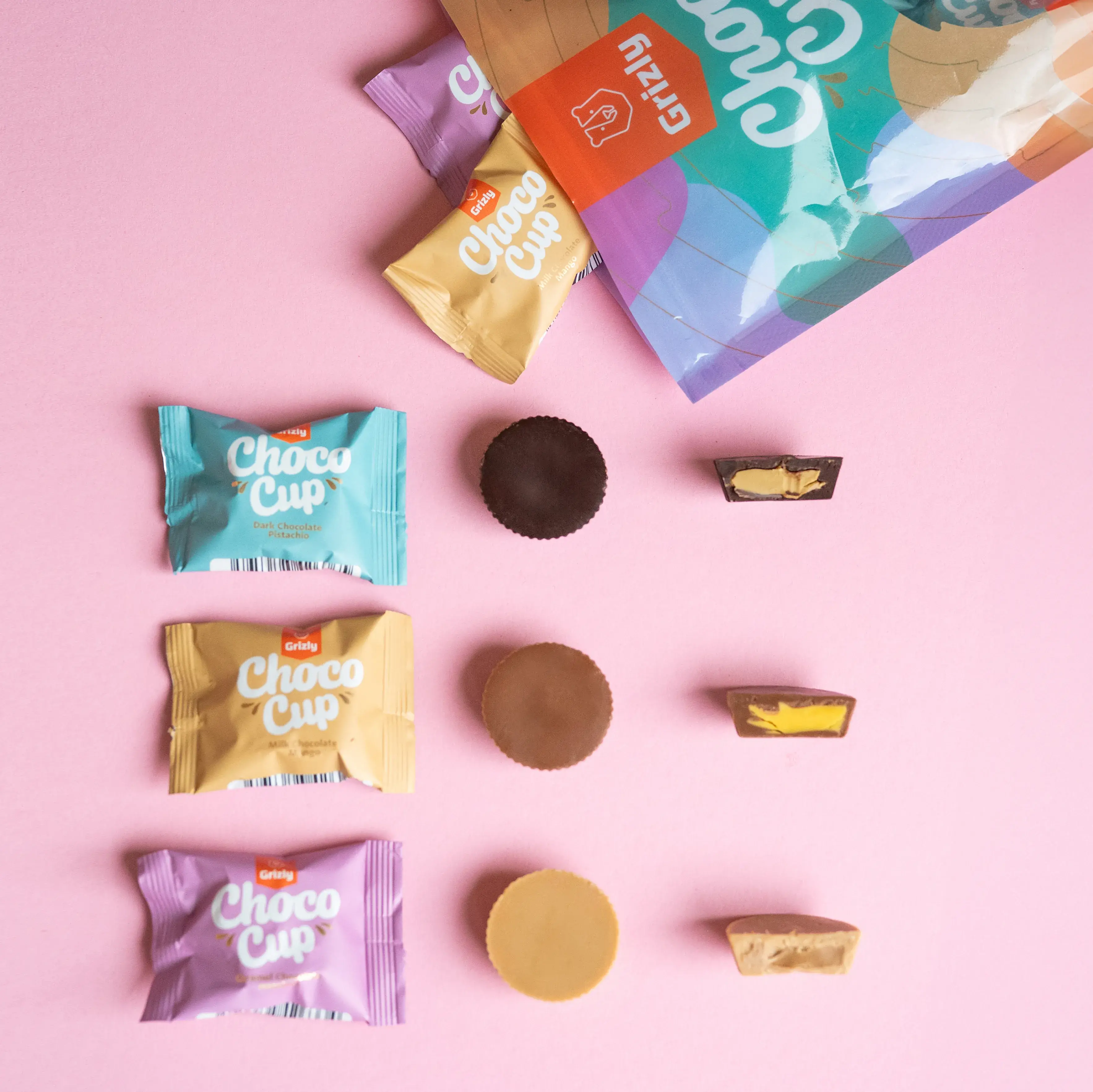 Mini-Waffelhörnchen mit weißer Schokolade