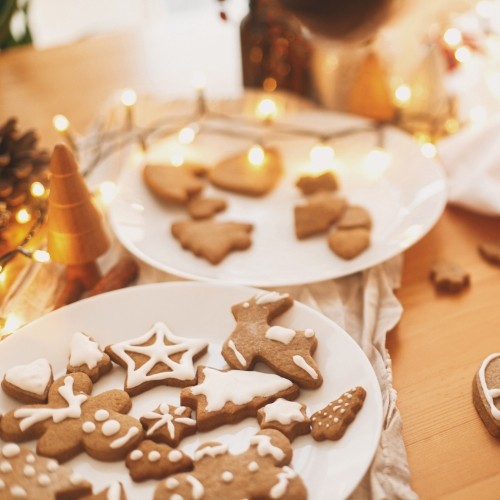 Weiche Honiglebkuchen mit Zuckerguss