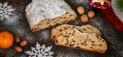 Stollen, klassischer Christstollen mit Marzipan