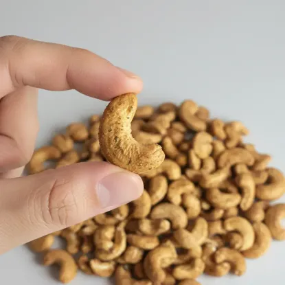 Cashewkerne mit Wasabi und Dattelsaft