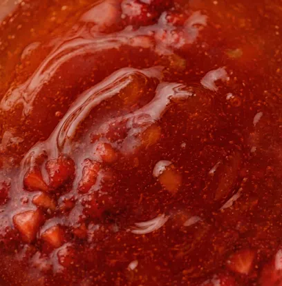 Erdbeermarmelade mit extra Fruchtstücken