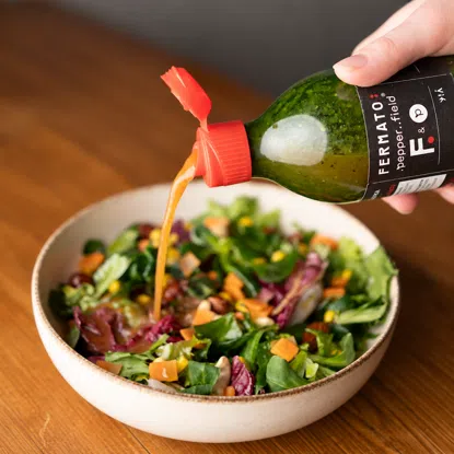 Fermentiertes Tomatendressing mit Kampot-Pfeffer