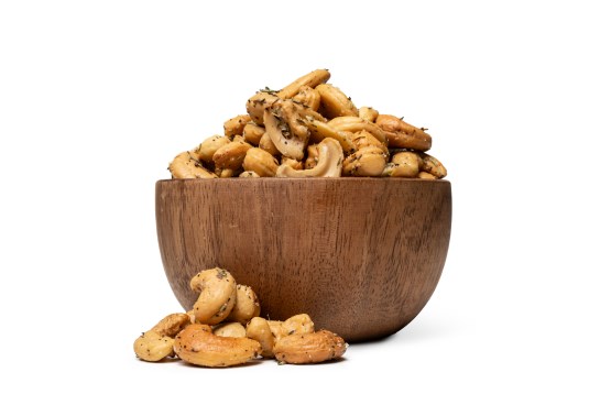 Frittierte Cashews mit Kräutern
