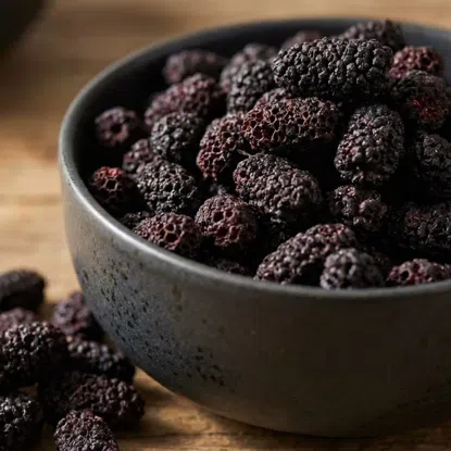 Gefriergetrocknete schwarze Maulbeeren