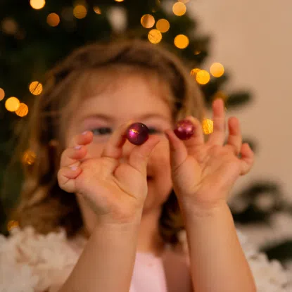 Glitzernde Weihnachtskugeln