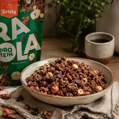 Granola mit Protein Haselnuss und Dattel-Schoko 6 x 450 g
