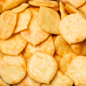 Mais-Cracker mit Käsegeschmack